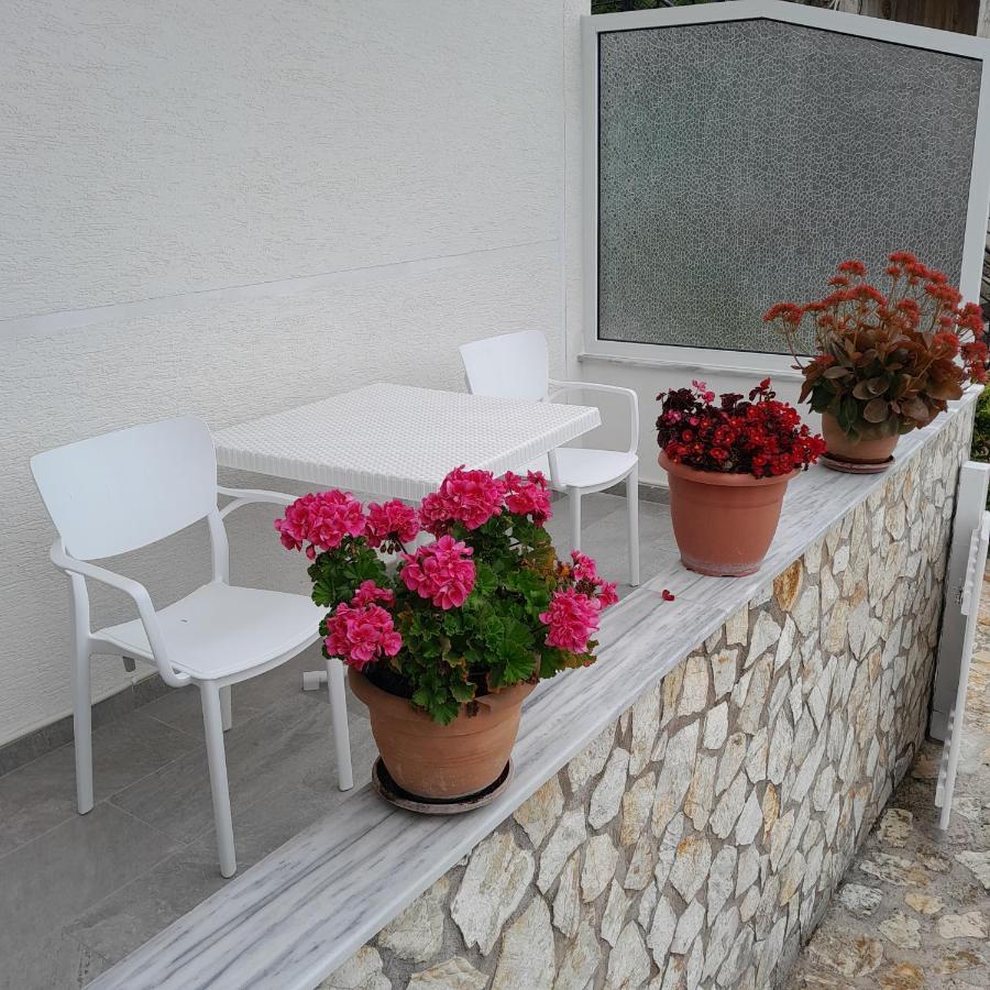 Luxury Dennis Home Sarande Exterior photo