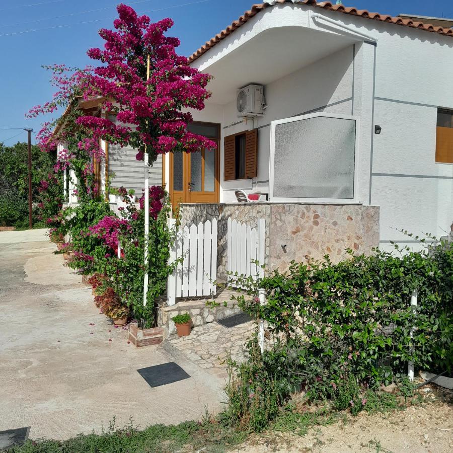 Luxury Dennis Home Sarande Exterior photo