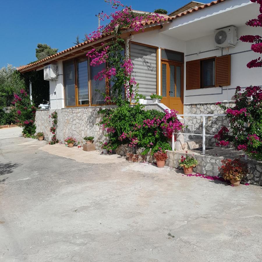 Luxury Dennis Home Sarande Exterior photo